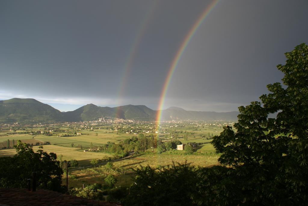 Fonte Chiara Villa กุบบีโอ ภายนอก รูปภาพ